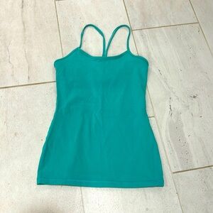 Lululemon tank top size 6, excellent used condition